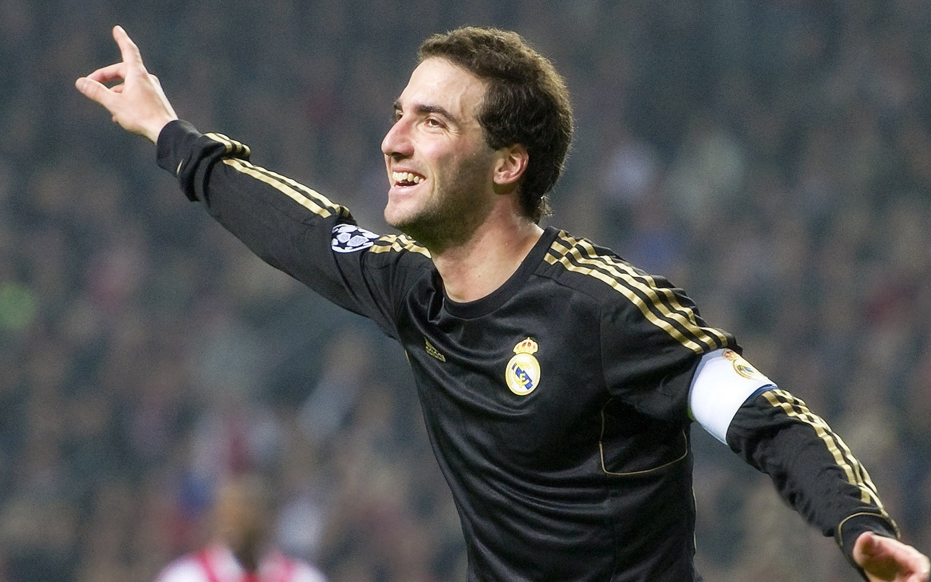 开云体育app入口-国米欧冠4连胜狂揽840万奖金！赢球却藏2大难题，齐沃遭质疑，3500万中场恐离队